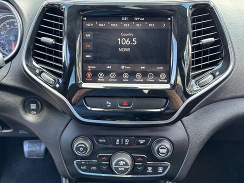 Used 2019 Jeep Cherokee Limited image 13