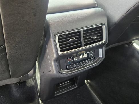 Certified 2025 Volkswagen Atlas SE FWD image 14