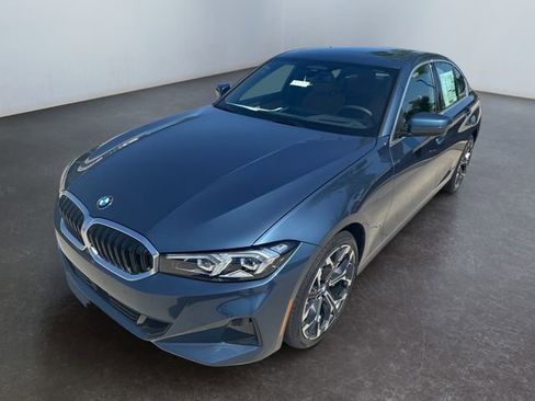 Used 2025 BMW 330i xDrive Sedan w/ Premium Package image 10