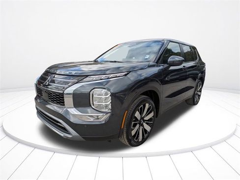 New 2026 Mitsubishi Outlander SE image 8