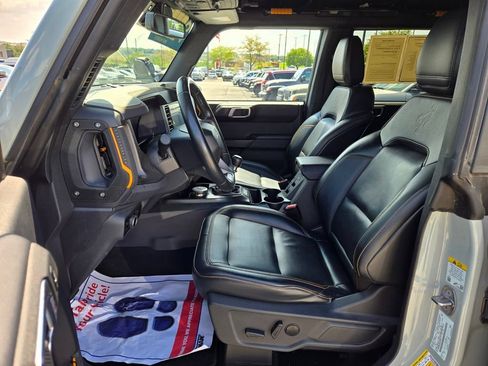Used 2024 Ford Bronco Badlands w/ Sasquatch Package AWD/4WD image 16