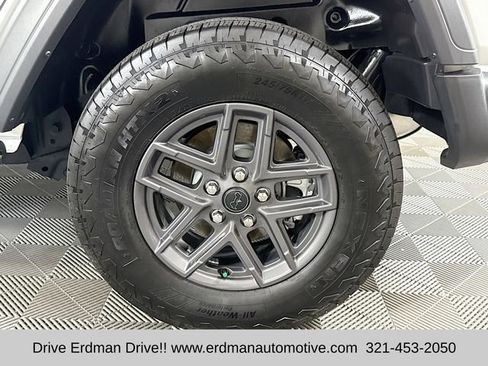 Used 2025 Jeep Wrangler Sport S image 4