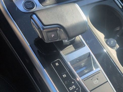 Used 2025 Audi Q7 3.0T Premium Plus image 23