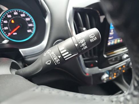 Used 2021 Chevrolet Traverse LT image 45