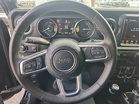 Used 2023 Jeep Wrangler Unlimited Sahara AWD/4WD image 22