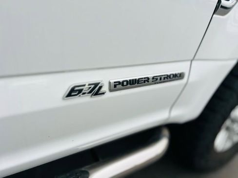 Used 2019 Ford F250 XLT w/ XLT Value Package image 9