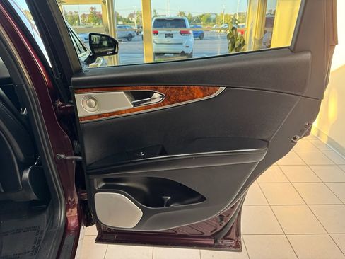 Used 2017 Lincoln MKX Reserve w/ Luxury Package image 42