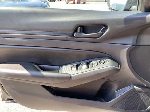 Used 2024 Nissan Altima 2.5 S FWD image 19