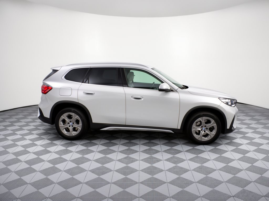 Used 2025 BMW X1 xDrive28i w/ Premium Package AWD/4WD image 8