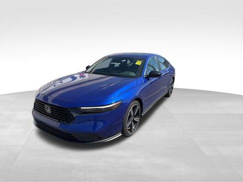 Used 2025 Honda Accord Sport image 4