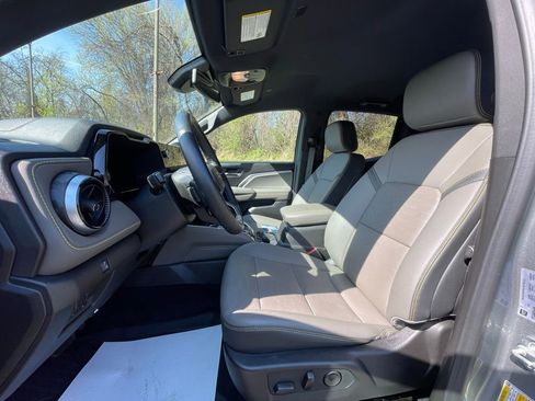 Used 2025 Chevrolet Colorado ZR2 w/ Technology Package image 27