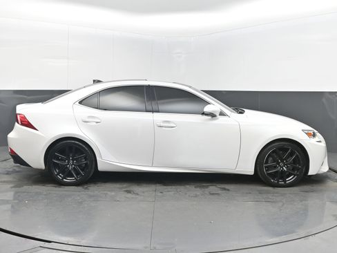 Used 2016 Lexus IS 200t image 10