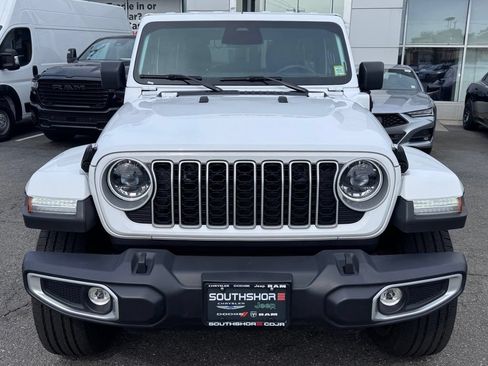 Certified 2025 Jeep Wrangler Unlimited Sahara AWD/4WD image 2