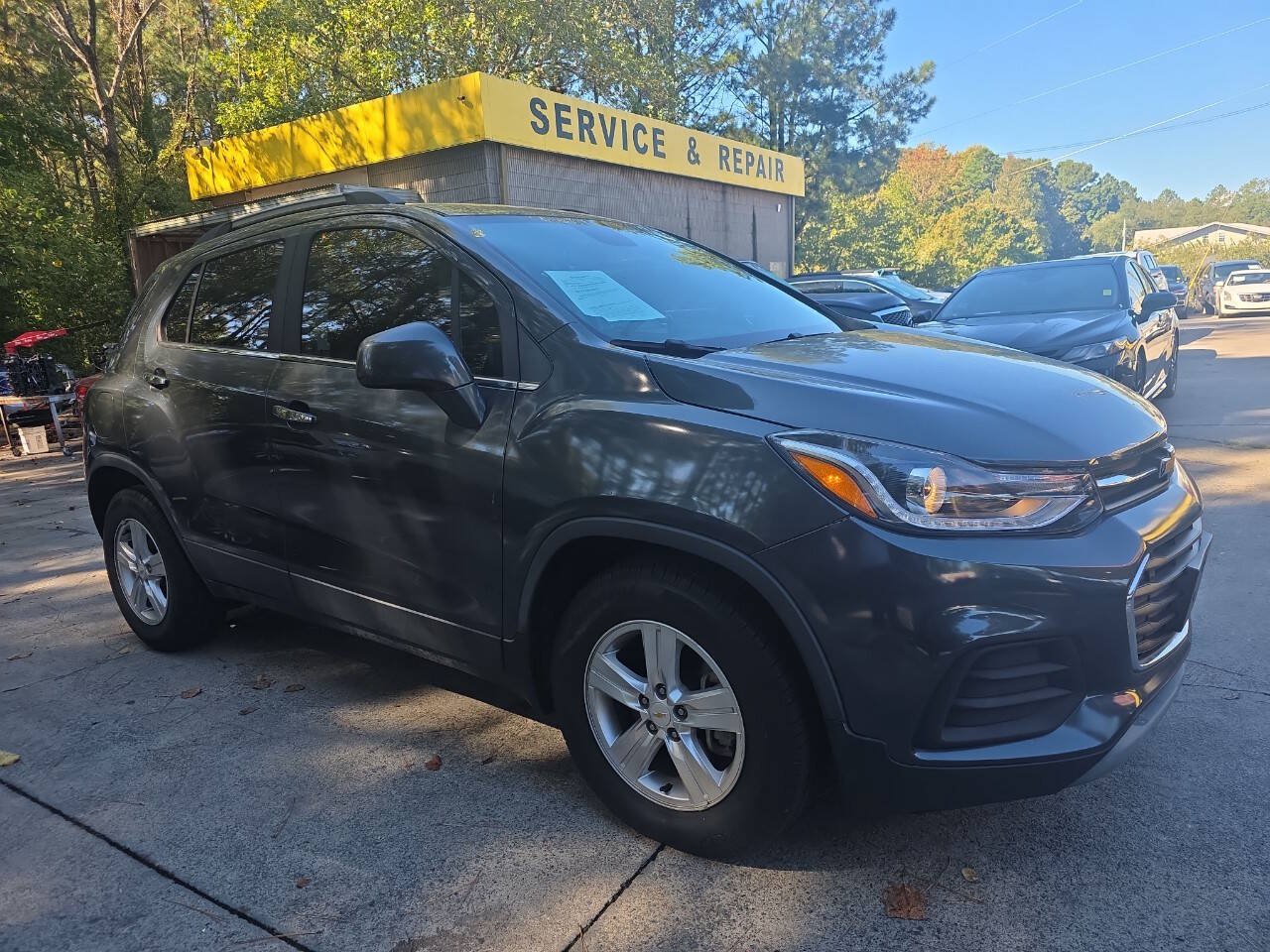 Used 2017 Chevrolet Trax LT w/ LT Convenience Package FWD image 4