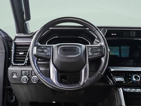 Used 2024 GMC Sierra 3500 Denali Ultimate AWD/4WD image 9