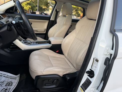 Used 2015 Land Rover Range Rover Evoque Prestige AWD/4WD image 19