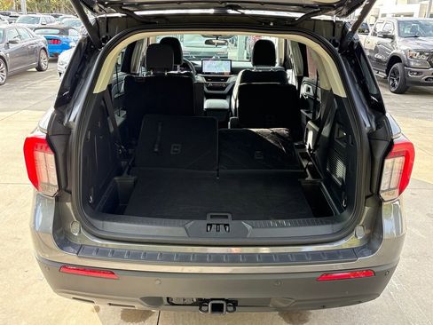 Used 2025 Ford Explorer Active image 32