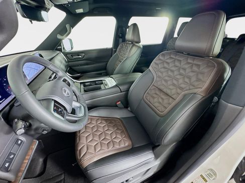 New 2026 Nissan Armada Platinum image 11