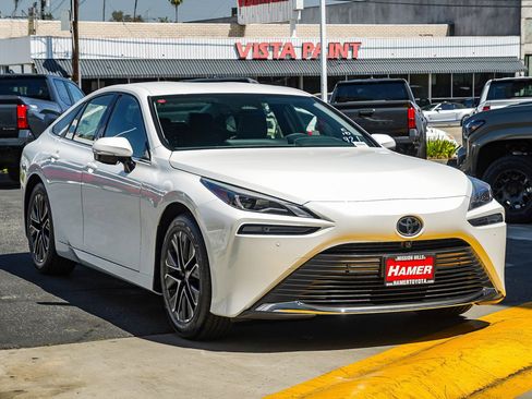 New 2026 Toyota Mirai RWD image 3