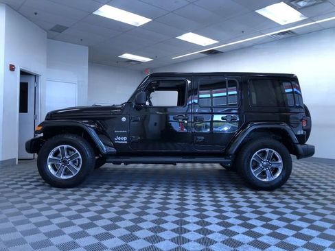 Used 2021 Jeep Wrangler Unlimited Sahara w/ Cold Weather Group AWD/4WD image 12