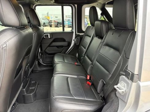 Used 2021 Jeep Wrangler Unlimited Sahara AWD/4WD image 21