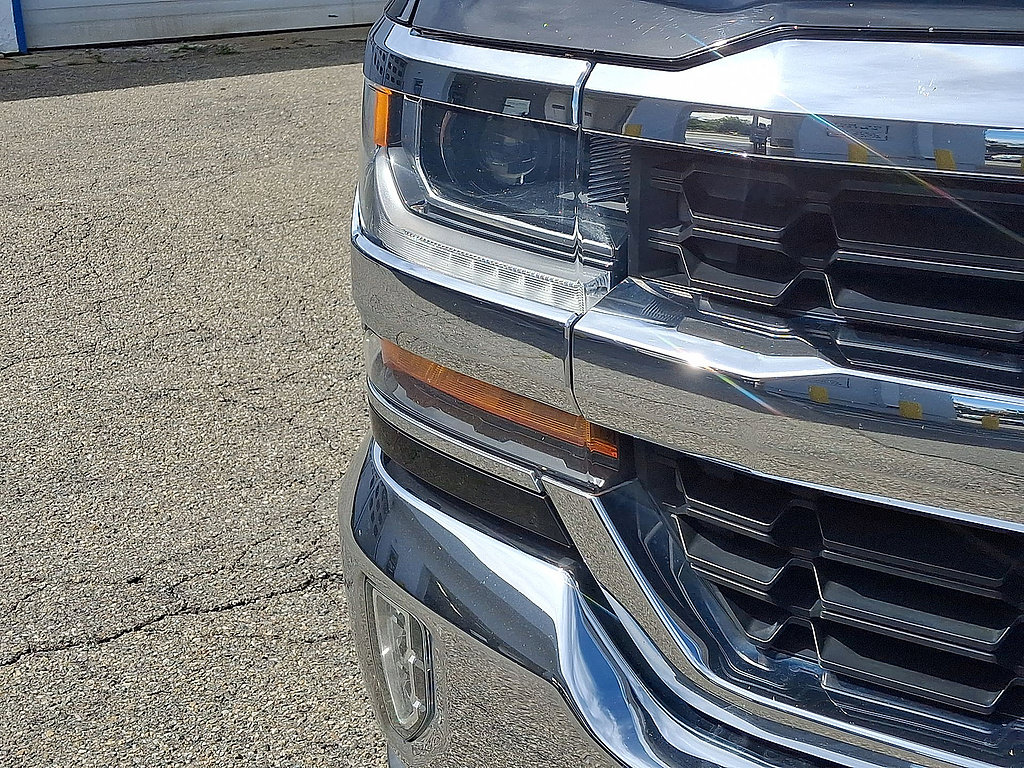 Certified 2018 Chevrolet Silverado 1500 LT w/ All Star Edition AWD/4WD image 28
