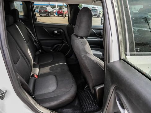 Used 2023 Jeep Renegade Latitude AWD/4WD image 35
