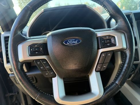 Used 2017 Ford F150 Lariat w/ Equipment Group 502A Luxury AWD/4WD image 27