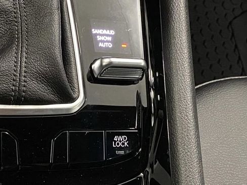 New 2025 Jeep Compass Latitude w/ Sun & Sound Group image 23