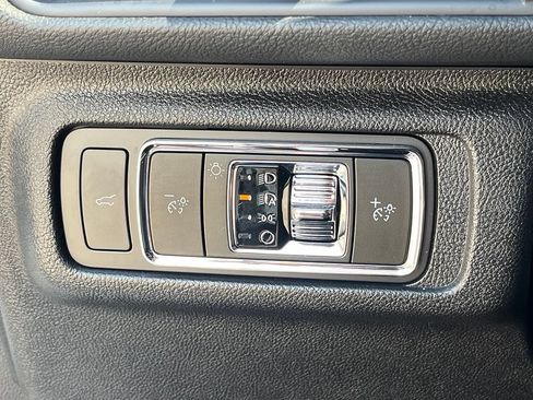 Used 2024 Lincoln Corsair AWD w/ Equipment Group 101A image 36