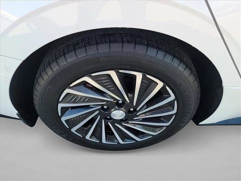 Used 2023 Hyundai Sonata SEL w/ Cargo Package image 11