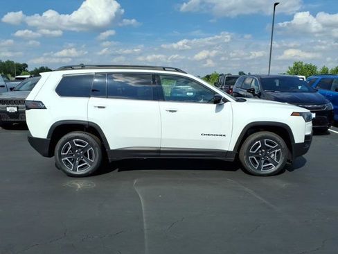 New 2026 Jeep Cherokee Laredo AWD/4WD image 18