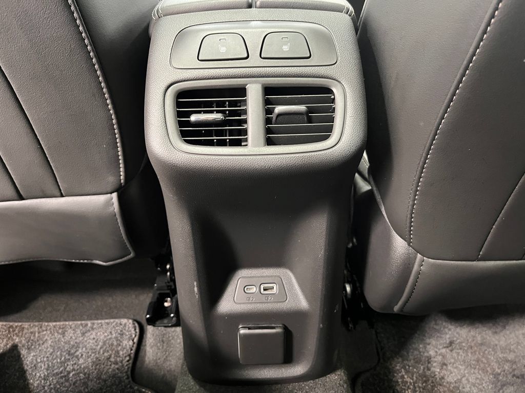 Used 2021 Buick Envision Avenir w/ Technology Package II AWD/4WD image 36