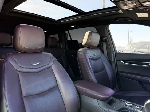 Used 2021 Cadillac XT6 Premium Luxury image 9