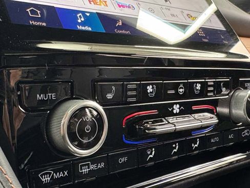 New 2025 Jeep Grand Cherokee Summit image 34