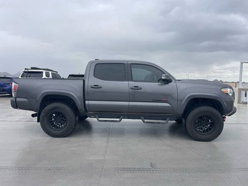 Used 2020 Toyota Tacoma TRD Sport w/ Technology Package image 2