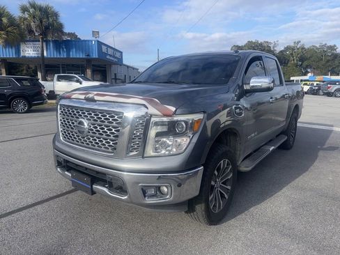 Used 2017 Nissan Titan SL image 1