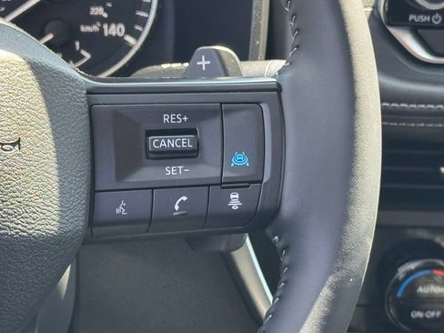 Certified 2025 Nissan Rogue SV FWD image 16