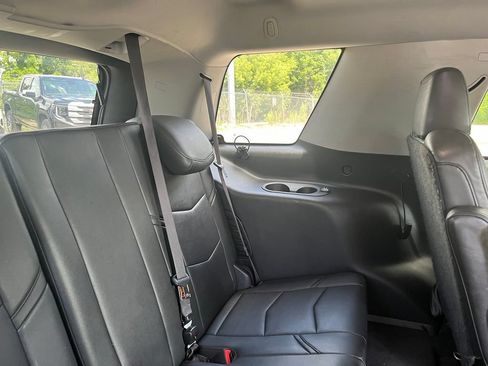 Used 2015 Cadillac Escalade Luxury AWD/4WD image 38