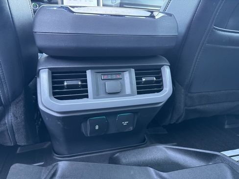 Used 2024 Ford F150 Lightning Lariat image 25