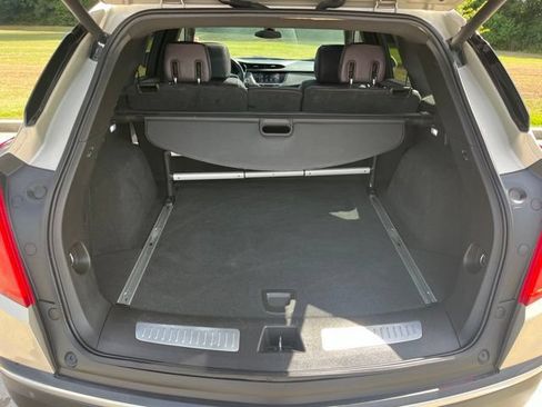 Used 2017 Cadillac XT5 Luxury w/ Driver Awareness Package AWD/4WD image 8