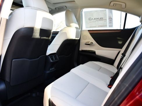 New 2025 Lexus ES 350 w/ Premium Package image 15