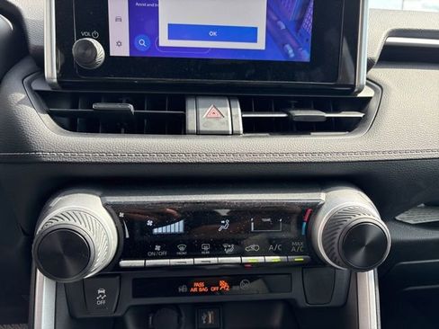 Used 2023 Toyota RAV4 LE image 10