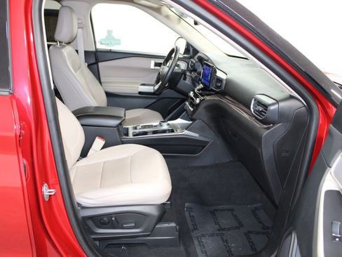 Used 2023 Ford Explorer Limited image 29