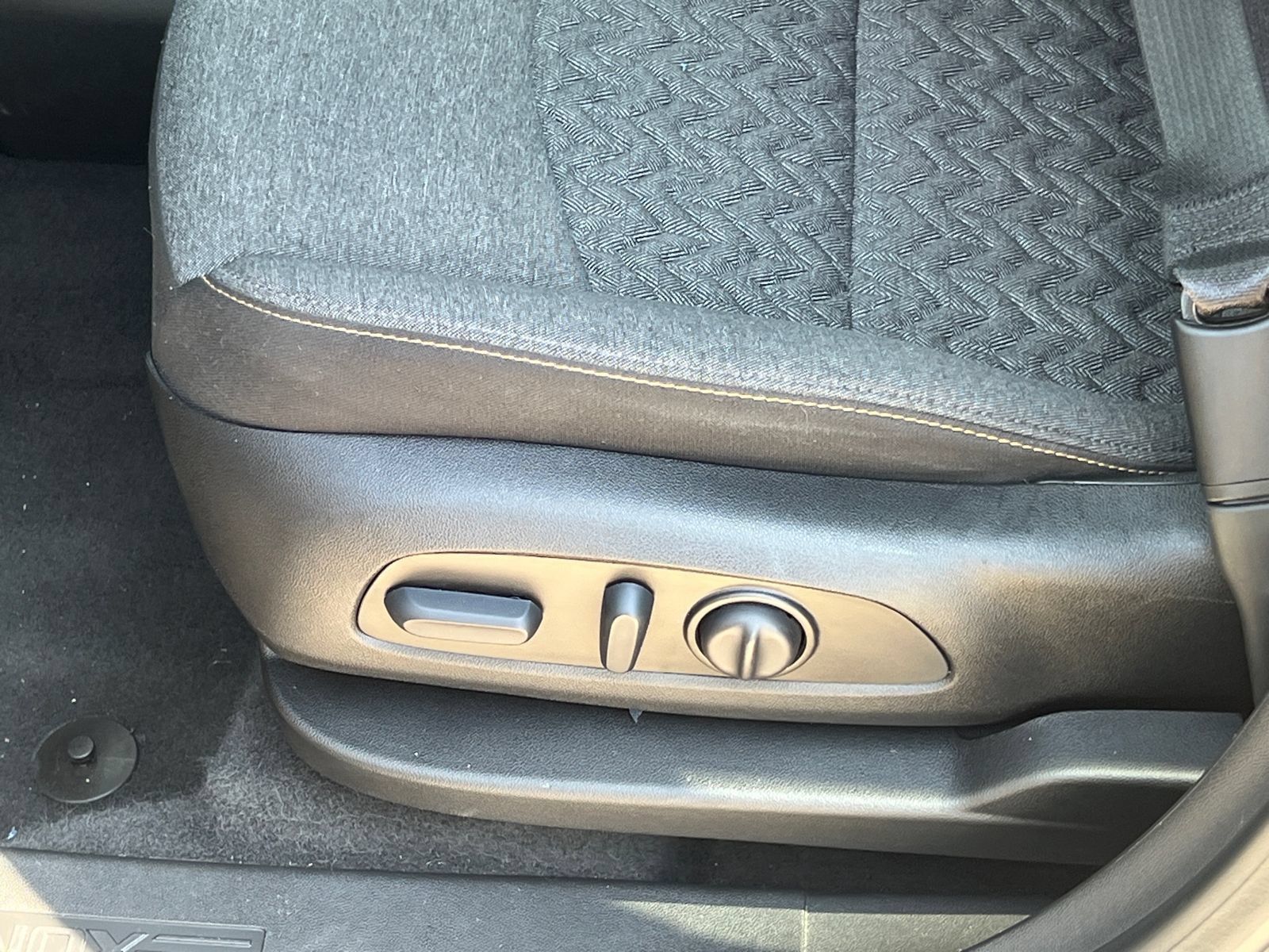 Used 2023 Chevrolet Equinox LT FWD image 10