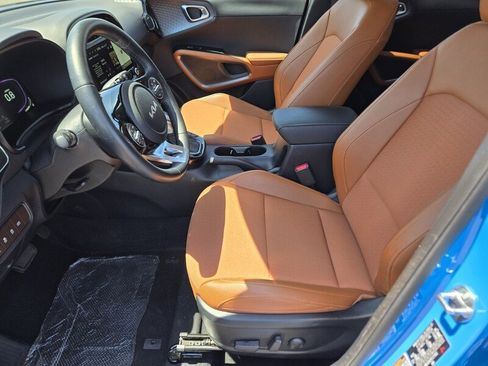 Certified 2025 Kia Soul EX FWD image 11
