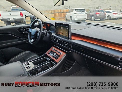 Used 2024 Lincoln Aviator Reserve AWD/4WD image 39