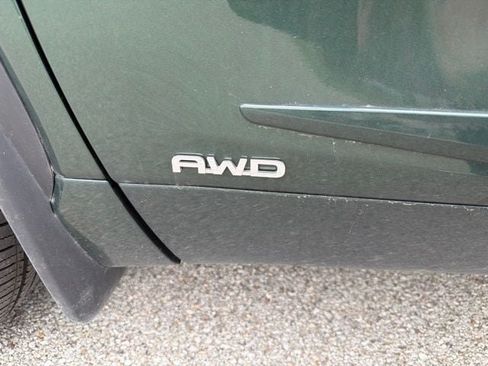 Used 2025 Toyota Highlander XLE AWD/4WD image 19