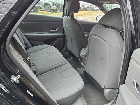 Used 2024 Hyundai Elantra SEL image 14
