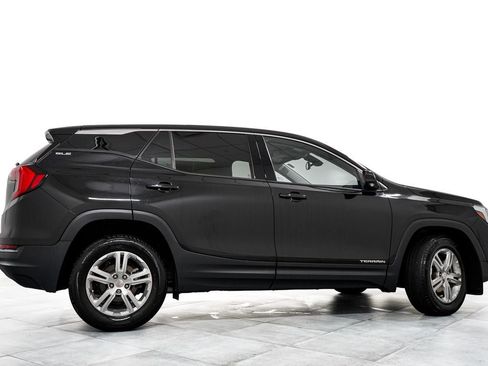 Used 2020 GMC Terrain SLE FWD image 7